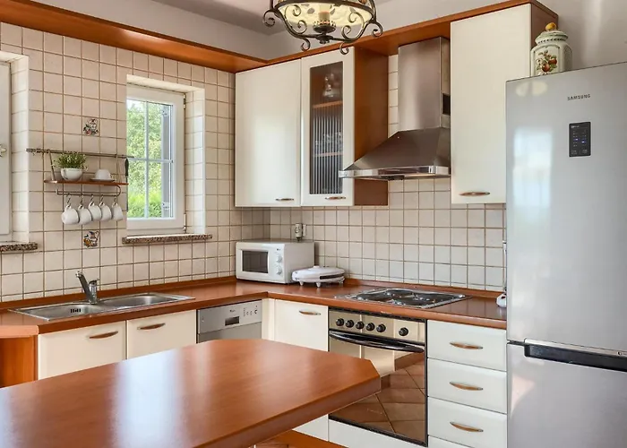 Basic Ferienhaus Nova Vas (Porec)